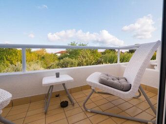 Investičný apartmánový dom len 70 m od mora v Sukošane, Chor