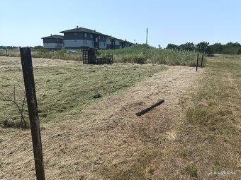 -Ponúkam na predaj pozemok v obci Žihárec. Pozemok sa nachád