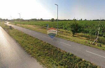 Realitná kancelária RE/MAX ponúka exkluzívne na predaj pozem