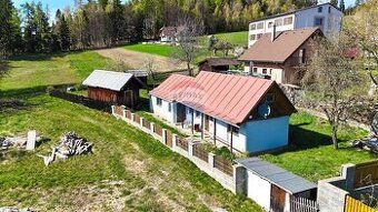 Predám celoročne obývateľnú chatu nachádzajúcu sa v rekreačn