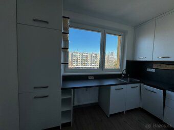Prenajmem 3-izbový byt s balkónom na ulici K.Kuzmanyho , 3 p