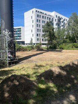 Ponúkam na prenájom pozemok s výmerou 544 m², nachádzajúci s