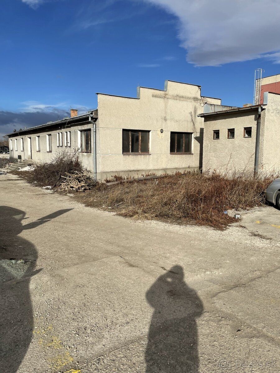 Predám budovu 400m2 ,pozemok vrátane budovy 901m2.+ spoločne