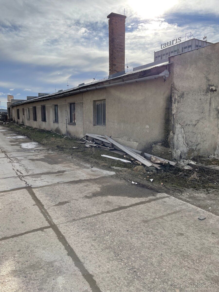 Predám budovu 400m2 ,pozemok vrátane budovy 901m2.+ spoločne