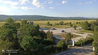 Dávam do podnájmu 3 izby byt o rozlohe 63 m2 s balkónom, kľu