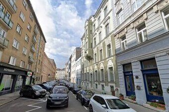 Dávam do podnájmu 3 izby byt o rozlohe 63 m2 s balkónom, kľu