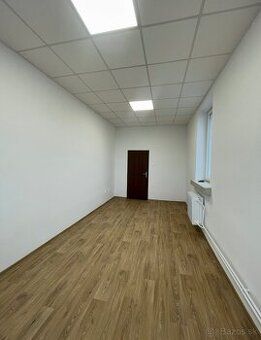 Ponúkame na prenájom kanceláriu o výmere 18 m² / Martin 036 