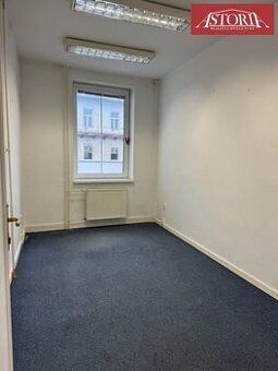 Ponúkame na prenájom kanceláriu o výmere 18 m² / Martin 036 