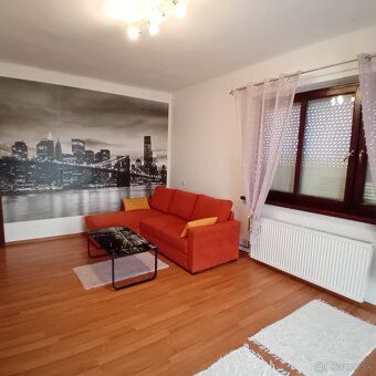 Predávame veľký, pekný, čistý a udržiavaný dom aj so ZARIADE