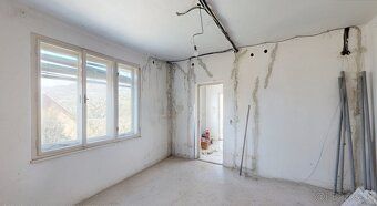 Ponúkame na predaj samostatne stojaci rodinný dom v započate