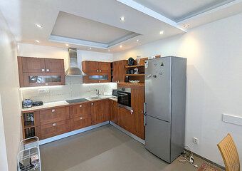 Exkluzívne na predaj ponúkame moderný, priestranný 2-izbový 