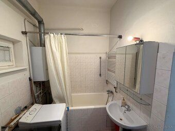Veľký, kompletne zariadený 2-i byt (51 m2) možno čaká na vás