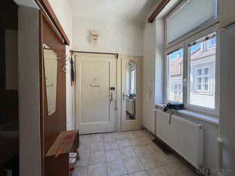 Veľký, kompletne zariadený 2-i byt (51 m2) možno čaká na vás