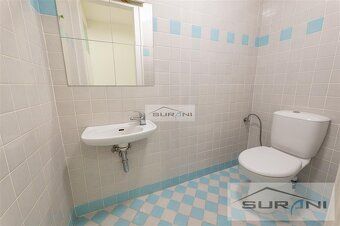 Ponúkame na prenájom praktickú a svetlú kanceláriu s balkóno