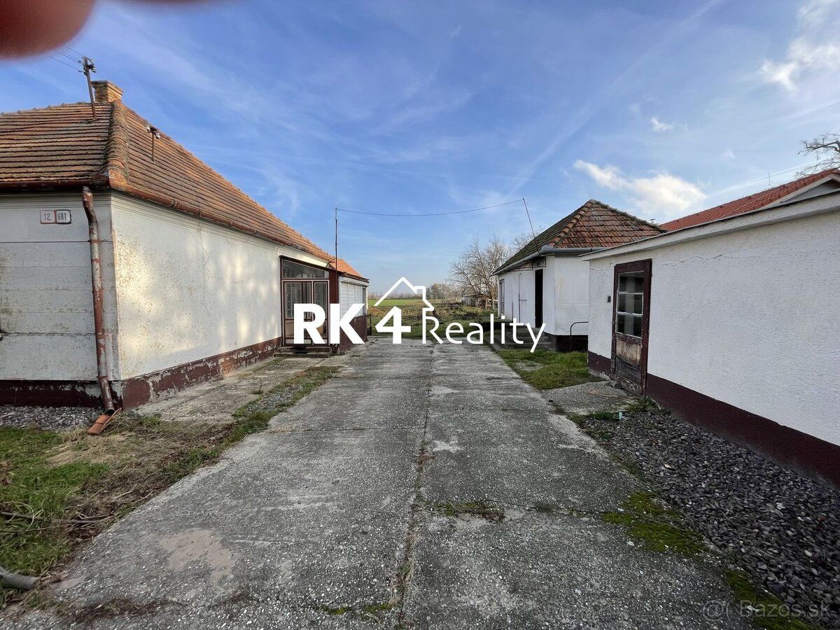 Z poverenia majiteľa ponúkame starší rodinný dom v meste Nes