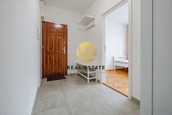 Katarína Vereš +421 903 779 577 e-mail:
V2 real estate ponúk