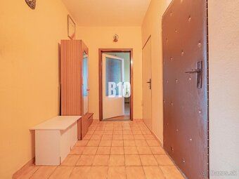 B10 Vám ponúka na predaj 3-izbový byt s výmerou 76 m², nachá