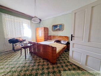 V nepriechodnej obci Bádice situovanej pod horou obklopenej 
