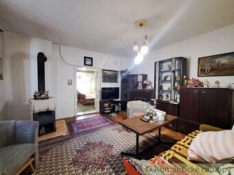 V nepriechodnej obci Bádice situovanej pod horou obklopenej 