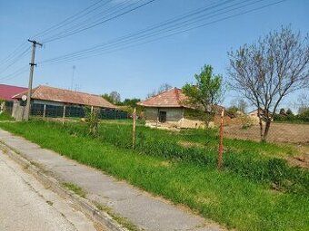 Predám veĺký stavebnÿ pozemok v tichej lokalite o ploche 540