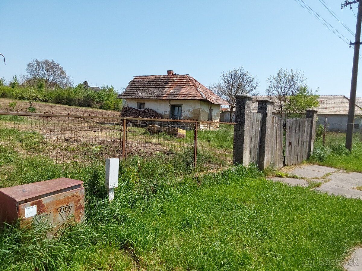 Predám veĺký stavebnÿ pozemok v tichej lokalite o ploche 540