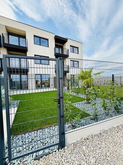 Realitná kancelária Tom & Tiles Vám ponúka na predaj moderné