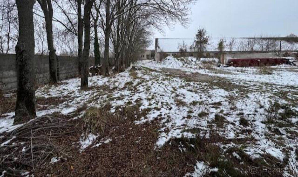 #4052
Predáme pozemok vhodný na halu v obci Križovany nad Du