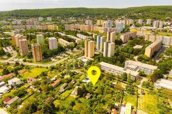 #4052
Predáme pozemok vhodný na halu v obci Križovany nad Du