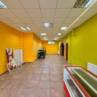 Tento priestor na prenájom s rozlohou 97 m² pozostáva z jedn