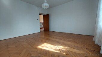 NADČASOVÝ RODINNÝ DOM VO VYHĽADÁVANEJ ČASTI MESTA
Ponúkame n
