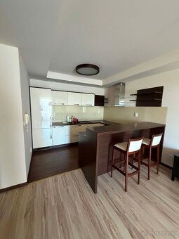 Ponúkam kompletne zariadený 2-izbový byt s rozlohou 65m2, kt