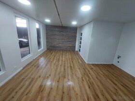 Na predaj 6x5.2m , Pri dodaní je zložený do rozmerov jedného