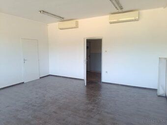 ID-500242-27BB
Ponúkame na prenájom kancelárske priestory v 