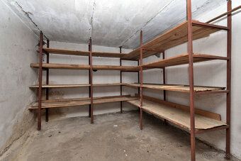 V zastúpení vlastníkov predáme rodinný dom s pekným pozemkom