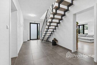 Typ: Rodinný dom Ulica: Okružná Obec: Slovenský Grob
🏡 Moder