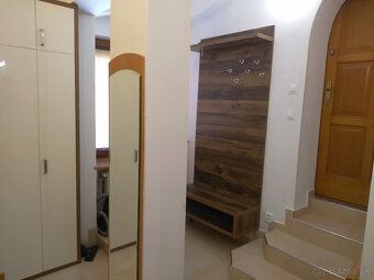 Ponúkam do prenájmu priestranné, slnečné, plne zariadené kli