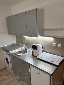 Ponúkame na prenájom modernú novozariadenú garsónku v obľúbe