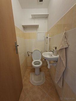 Hľadáte bývanie, kde si po práci skutočne oddýchnete? Tento 