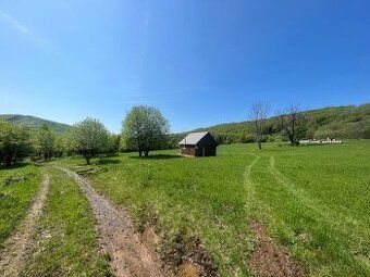 Ponúkame na predaj pozemok v obci Kokošovce vhodný na budúcu