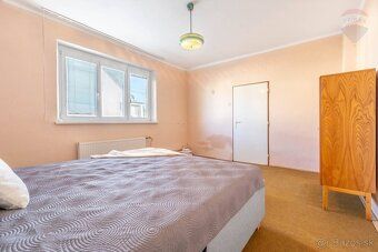 Hľadáte rodinný dom, ktorý vám ponúkne dostatok priestoru, s