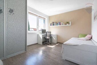 Hľadáte moderný rodinný dom, ktorý ponúkne komfort, súkromie