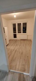 Prenajmem nezariadený 2 izbový byt v centre mesta Nitra na Š