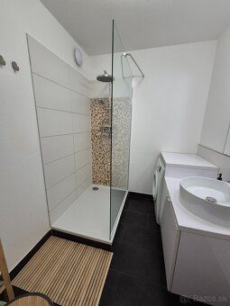 Ponúkame na predaj výnimočne udržiavaný 2-izbový byt, ktorý 