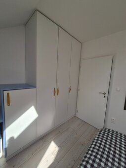 Ponúkame na predaj výnimočne udržiavaný 2-izbový byt, ktorý 