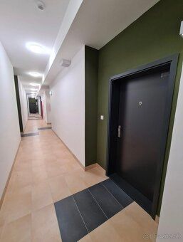 S povolením majiteľa vám ponúkame na prenájom Moderný 2-izbo