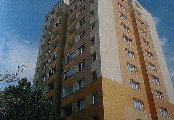 Na predaj 3-izbovy byt o výmere 69,5m2. Byt je čiastočne zre