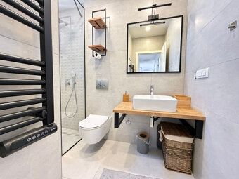LaHoreal.eu ponúka na predaj moderný 3-izbový apartmán pri m