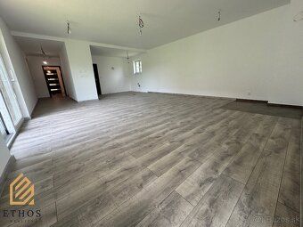 Predstavujeme Vám modernú novostavbu rodinného domu, ktorá s
