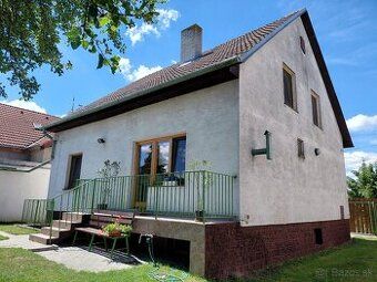 Ponúkame na predaj kompletne zrekonštruovaný rodinný dom v t