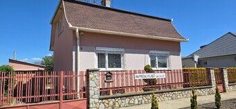 Ponúkam v Štúrove na predaj rodinný dom (výmera 458 m²), res